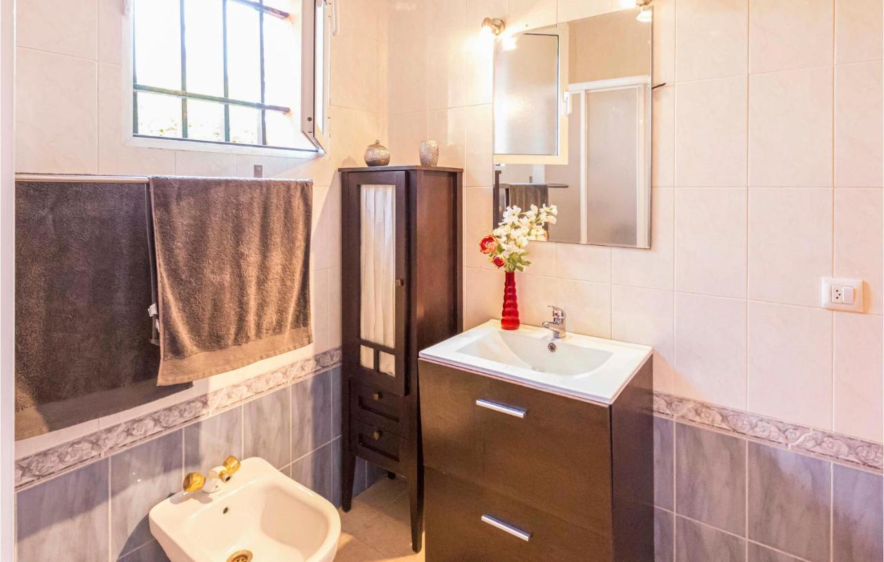 Beautiful In With 3 Bedrooms, Wifi And Swimming Pool Сasa de vacaciones Sevilla
